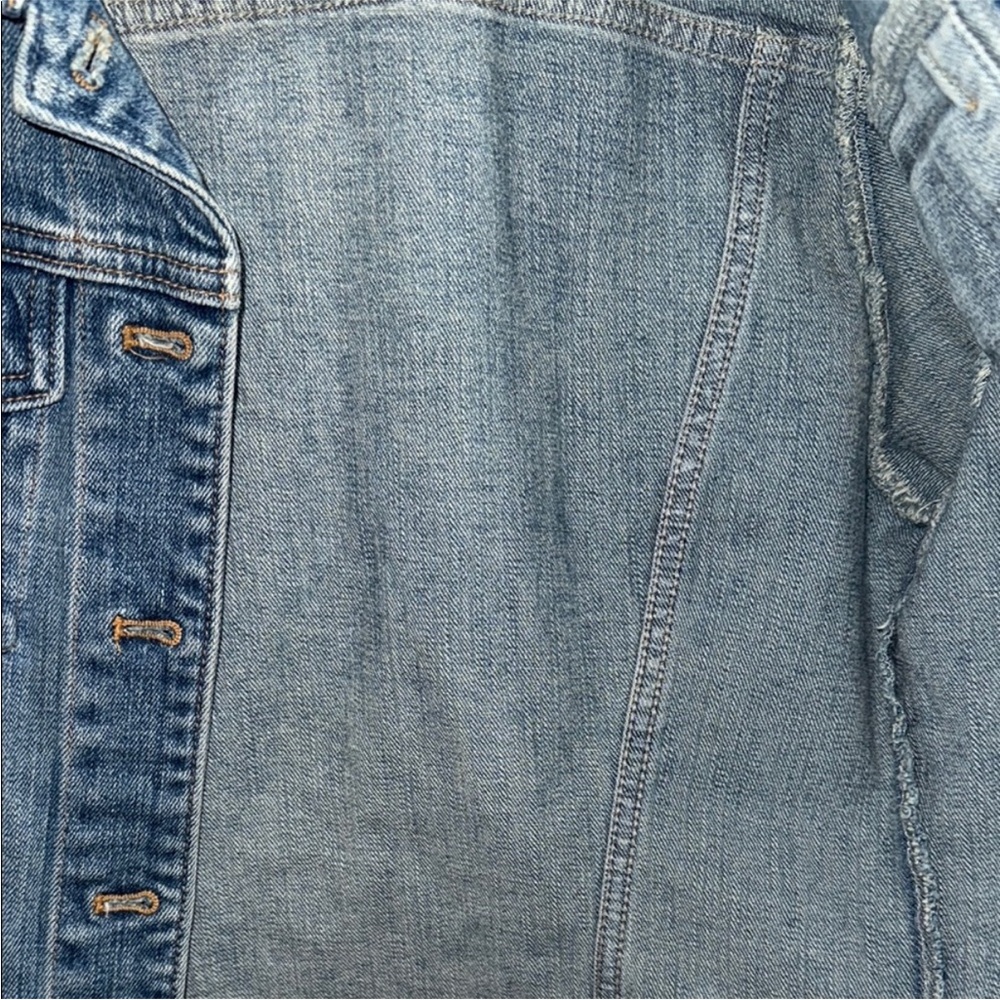 GAP Women's Classic Blue Jean Jacket - Picture 4 of 5
